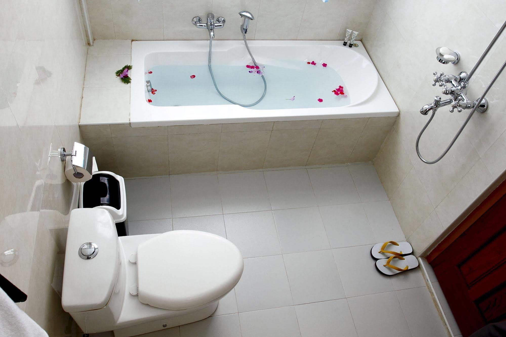 Inle Lotus Hotel Nyaung Shwe Dış mekan fotoğraf