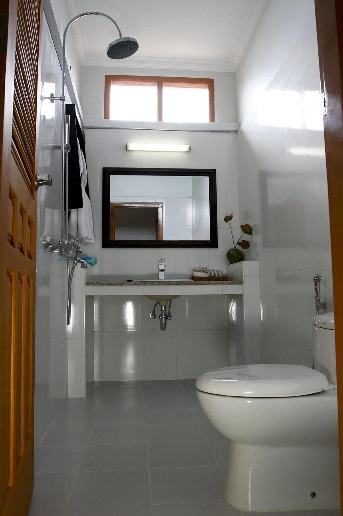 Inle Lotus Hotel Nyaung Shwe Dış mekan fotoğraf