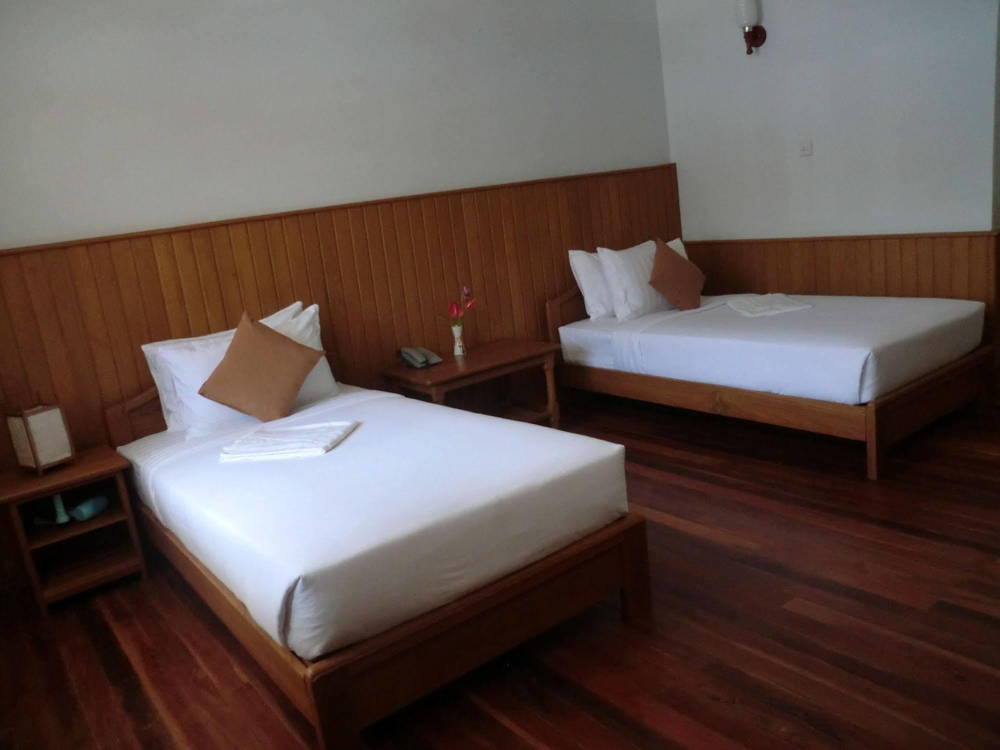 Inle Lotus Hotel Nyaung Shwe Dış mekan fotoğraf